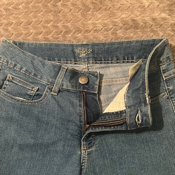 Women’s Riders by Lee Capris Size 8 - Picture 2 of 4